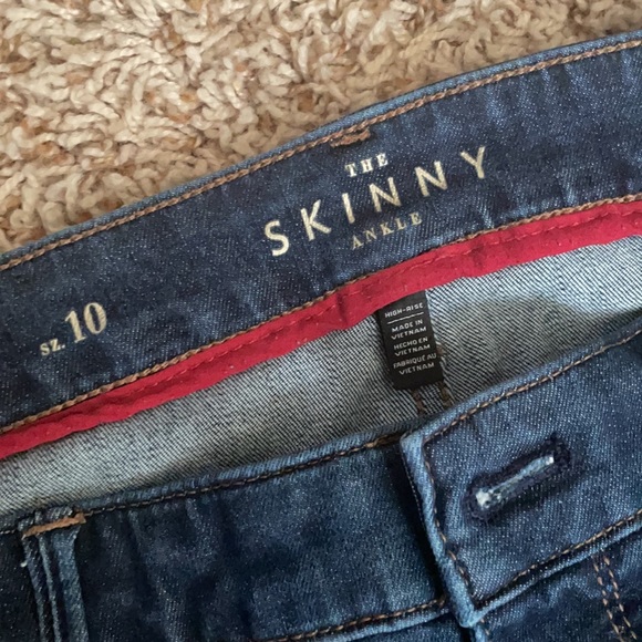 White House Black market - medium wash skinny ankle jeans. - Picture 3 of 3